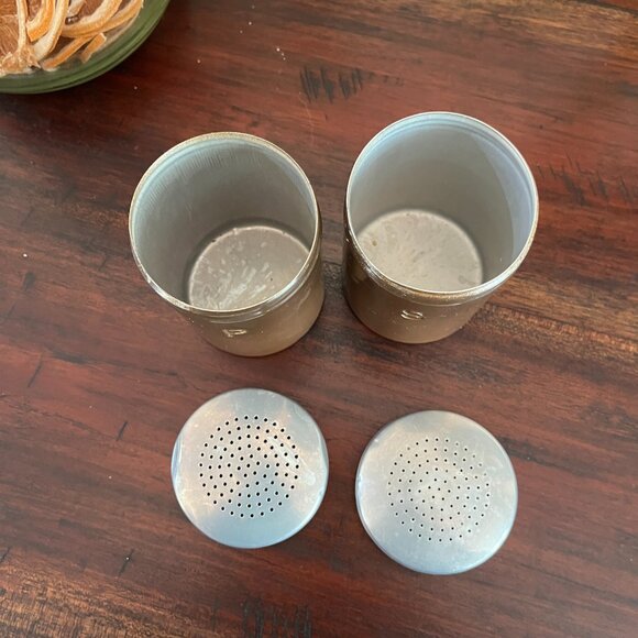 Retro Vintage Brown Salt & Pepper Shakers Cottagecore Grannycore Metal Screw Top - Picture 5 of 5